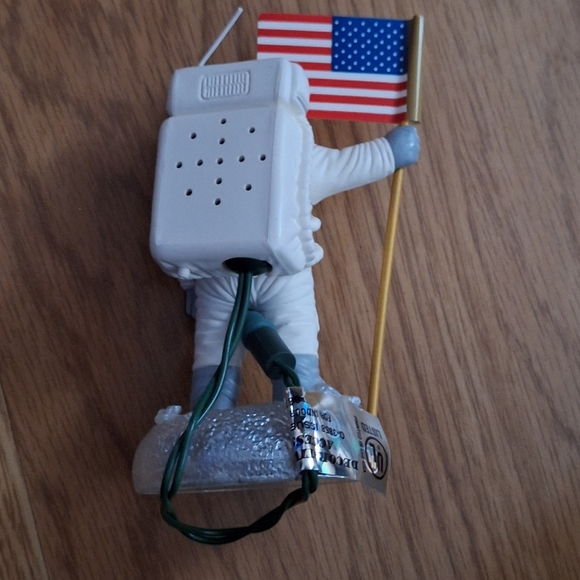 Neil Armstrong ornament Hallmark 25th Anniversary 1969-1994 - Picture 4 of 4